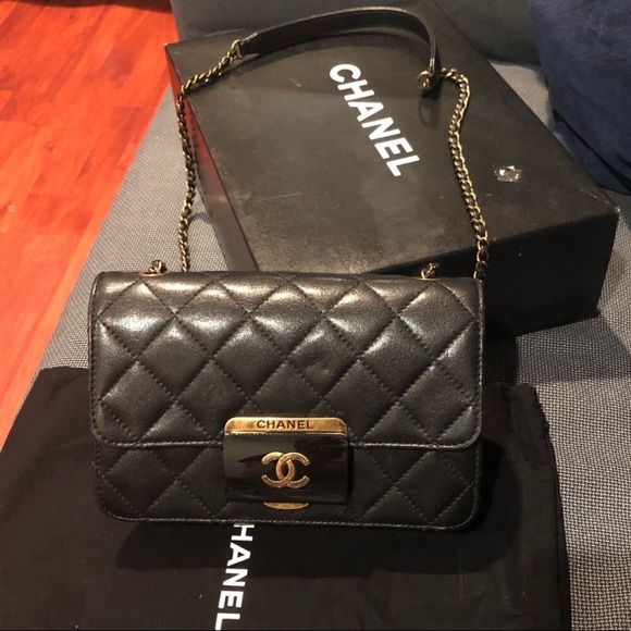 CHANEL Handbags - Chanel purse